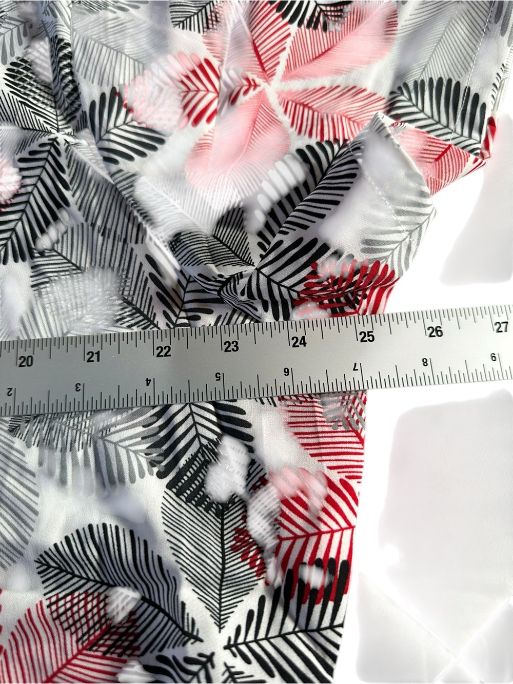 NWT Butter-Soft Stretch V-Neck Leaf Print Scrub Top — Pink & Gray XL - Picture 9 of 12